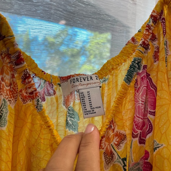 Off shoulder sheer crop top - Picture 2 of 2